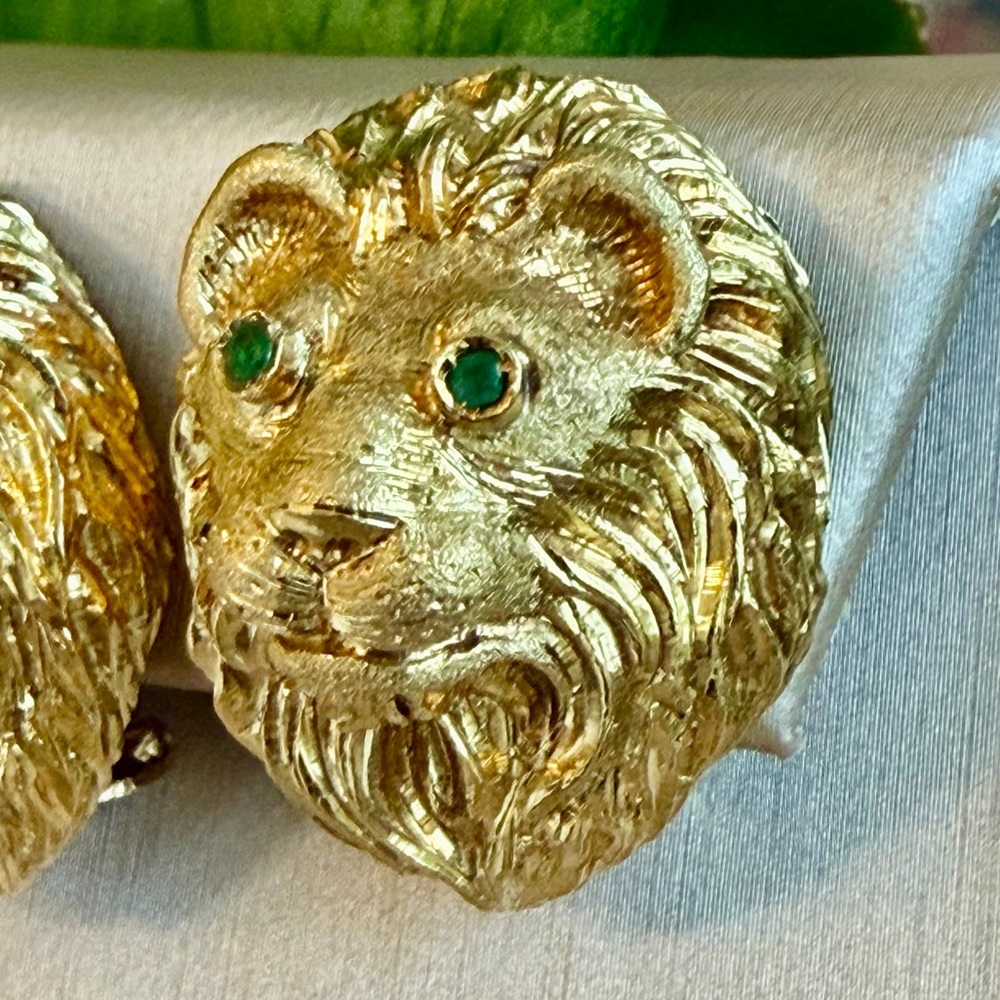 18 karat gold and emerald lion earrings